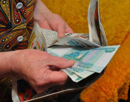 Курская пенсионерка лишилась 60 тысяч рублей после визита лже-соцработников